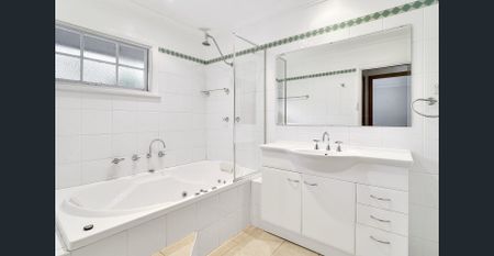 Large family home in Epping's Premier Location - Photo 5