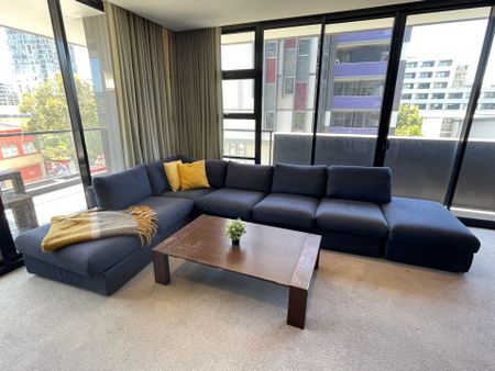 Fully furnished luxury 3 bedroom in the heart of Zetland - Photo 2