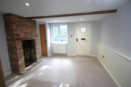 2 bedroom end of terrace house to rent - Photo 2