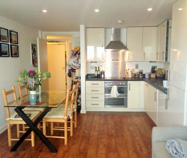 2 Bed Flat, Ramsgate Street, E8 - Photo 3