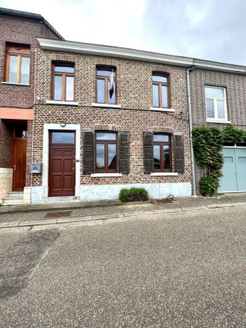 Gezellige, karaktervolle woning met 3 slaapkamers en 2 badkamers in Smeermaas, Lanaken! - Photo 2