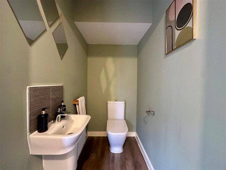 3 bedroom semi-detached house to rent - Photo 5