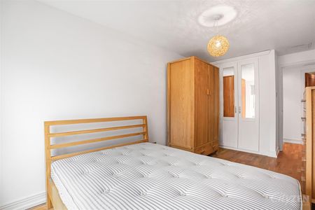 Wotton Court, Jamestown Way, London - Photo 3