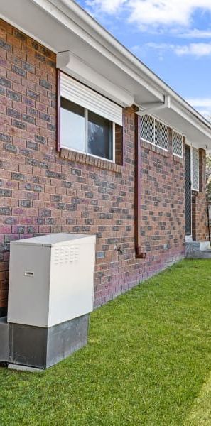 LIGHT, BRIGHT, WELCOMING - Photo 1