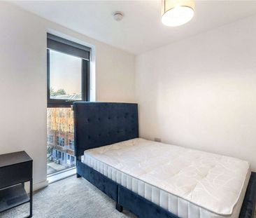 Parking included! Sizeable two double bedroom apartment in the Down... - Photo 6