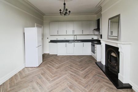 Fourlands Road, Bradford - Photo 2