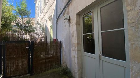 Location Appartement 3 pièces 89m² LA ROCHELLE 17000 - Photo 4