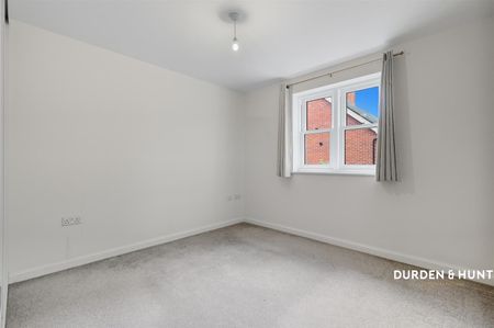 Dragoon Road, Colchester - Photo 3