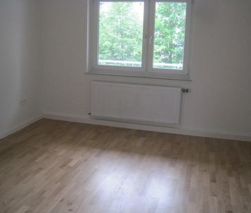 Top! Sanierte/Renovierte 2,5 Zimmer Wohnung mit Balkon in Frankfurt... - Foto 1