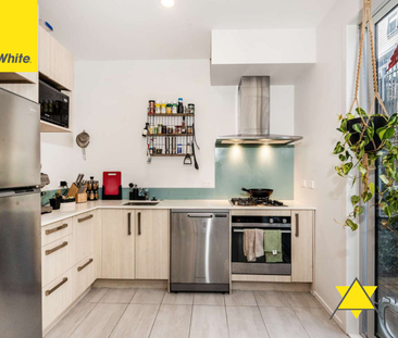 28 Ceramic Lane, New Lynn - Photo 2