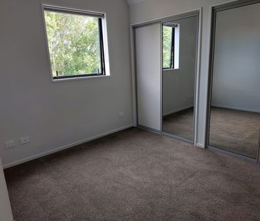 2 Bedroom Townhouse in Phillipstown - Photo 3