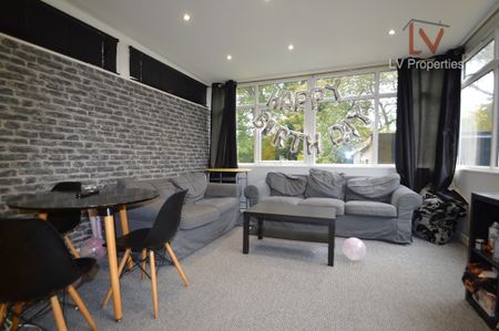 Dennistead Crescent - Photo 3