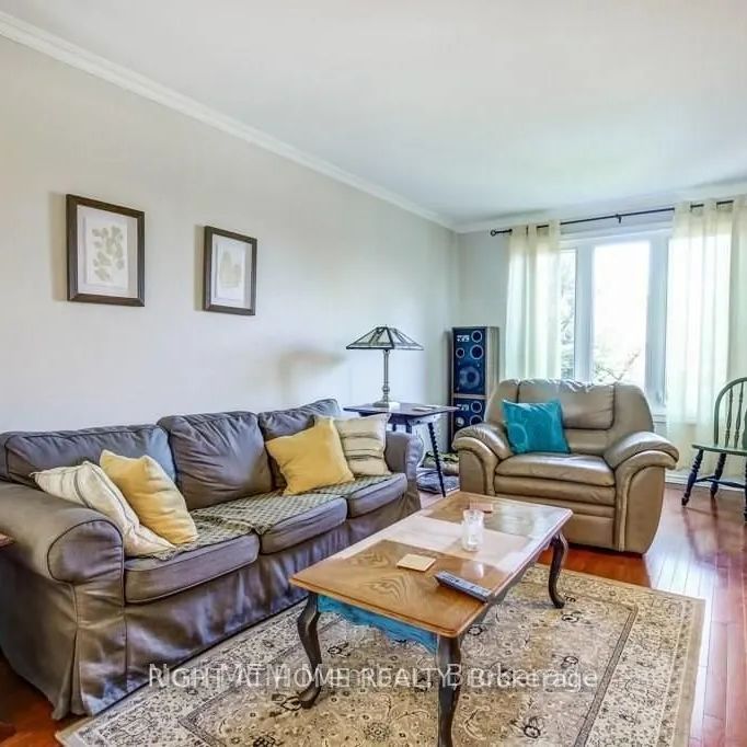 369 HICKLING Trail #Upper - Photo 1