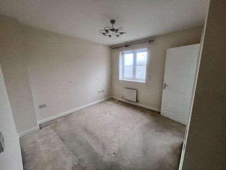 Buckingham Road, Aylesbury, HP19 - Photo 2