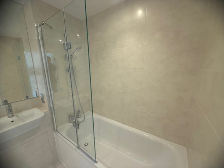 Alpini Road, London - Photo 2