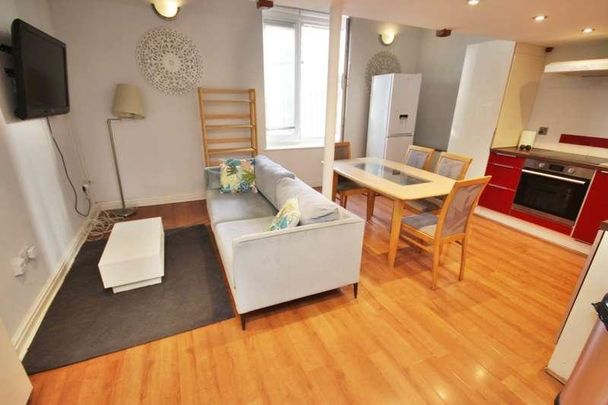 Wilton Place, Salford, M3 - Photo 1