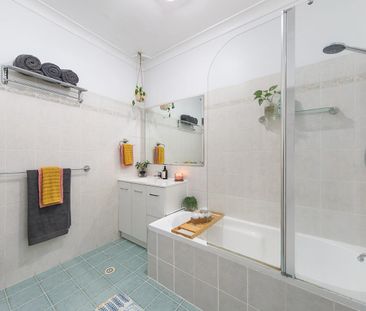 Enchanting four bedroom home - Photo 2