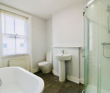 3 bedroom terraced house to rent - Photo 5