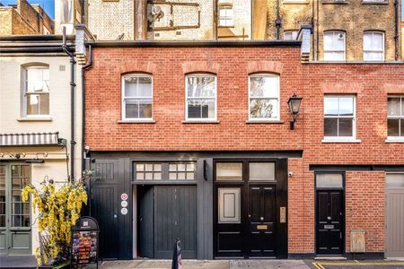 A recently refurbished and furnished one bedroom apartment on the second floor of this peaceful mews in the centre of Knightsbridge. - Photo 3