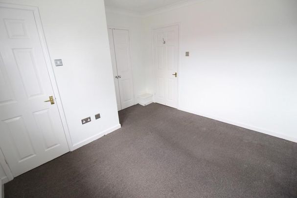 3 bedroom end of terrace house to rent - Photo 1