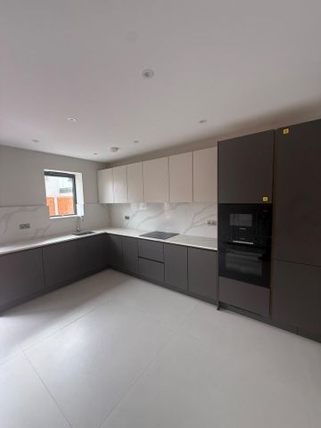 3 bedroom terraced house to rent - Photo 3