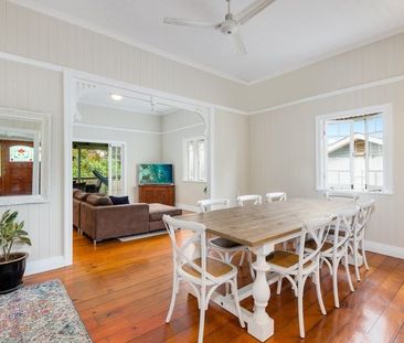 Renovated Queenslander in Great Location - Photo 1