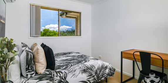 Furnished, Spacious & Great Value! - Photo 2