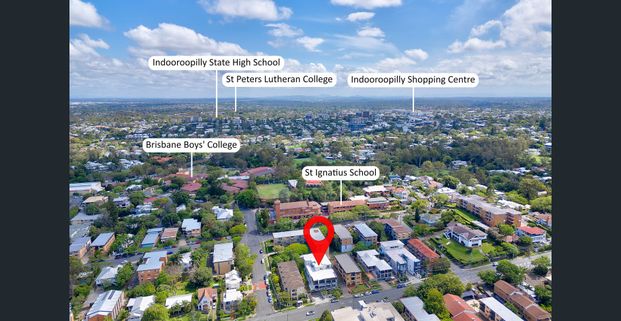 EXECUTIVE LIVING IN THE HEART OF TOOWONG - SO CLOSE YET SO QUIET - LIFESTYLE MEETS CONVENIENCE - Photo 1