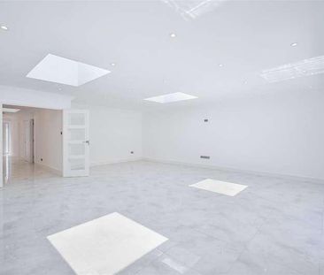 Claremount Gardens, Epsom, KT18 - Photo 1