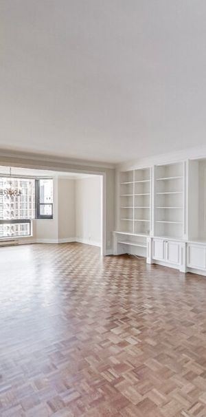 Executive Apartment In The Residences Of 1166 Bay - Photo 1