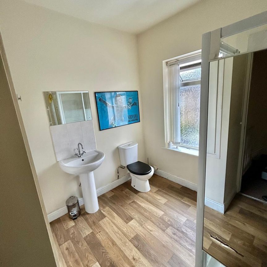 Thorncliffe Street, Huddersfield - Photo 1