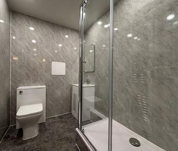 3 bedroom flat to rent - Photo 4