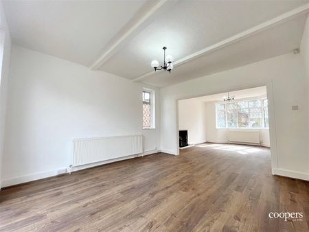 4 bedroom house - detached - Photo 3