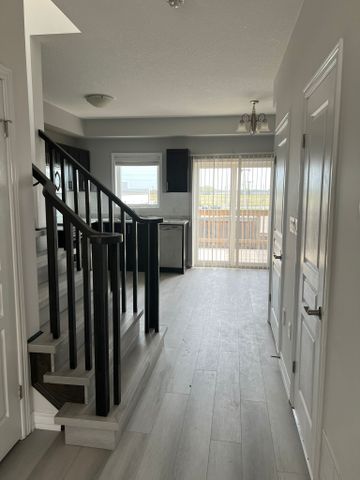 For Lease - 68 Bloom Crescent, Hamilton, Ontario - Photo 4