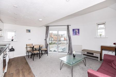 2 bedroom apartment to rent - Photo 2