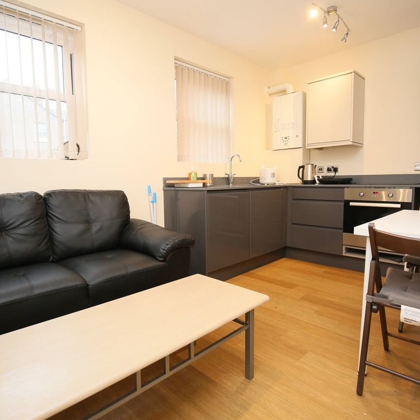 1 Bed Flat, Queen Victoria Road, CV1 - Photo 1