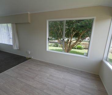 Lovely Residence in handy location - Photo 2