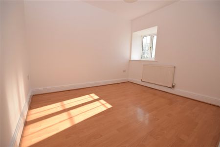 153A, Roker Lane, Pudsey, West Yorkshire, LS28 9NE - Photo 5