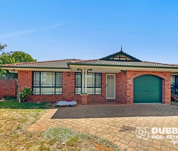 COSY TWO BEDROOM DUPLEX - Photo 1