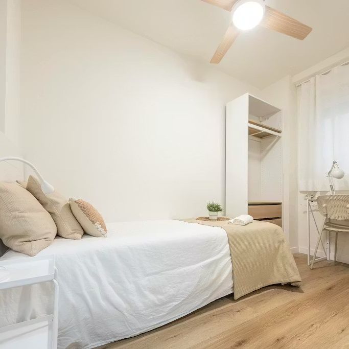 Carrer de lEscultor Josep Capuz, Valencia, Valencian Community 46004 - Photo 1