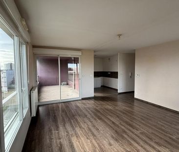 Location Appartement 3 pièces 73m² HEROUVILLE ST CLAIR 14200 - Photo 2