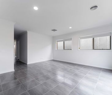 **RECEIVE ONE MONTH FREE RENT, ASK US HOW! Brand New 4-Bedroom Fami... - Photo 1