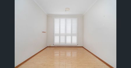 Stunning Family Home in Prime Location! - Photo 5