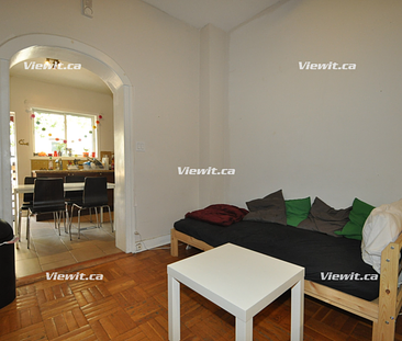 LARGE, bright 4 bedroom flat at Bloor and Bathurst - Photo 3