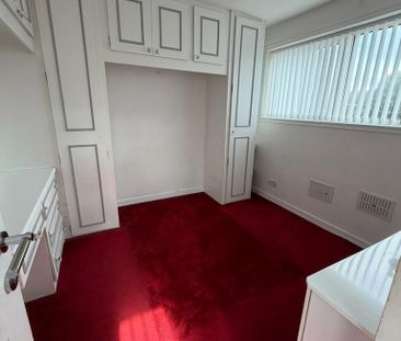 4 bedroom semi-detached house to rent - Photo 3