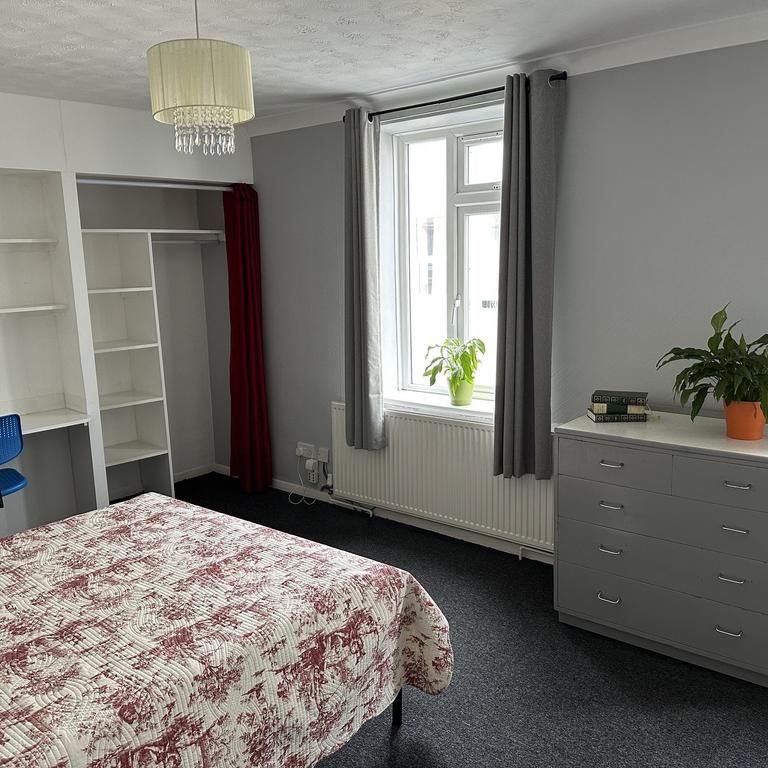 5 bedroom house to rent - Photo 1