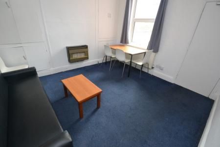 Highfield Road, Dunkirk, Nottingham, NG7 - Photo 1