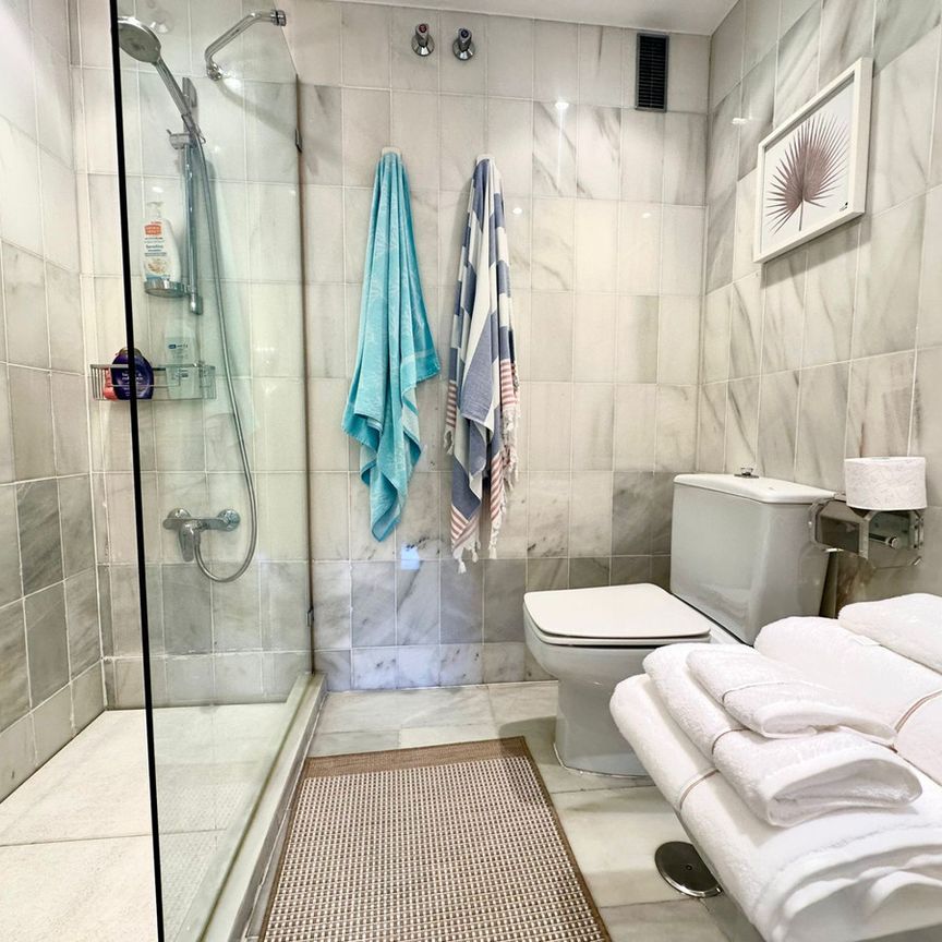 Apartment in Puerto Banús, Costa del Sol - Photo 1