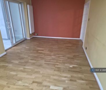 6 bedroom semi-detached house to rent - Photo 3