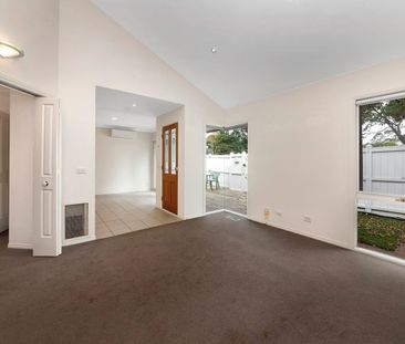 7 Wall Street, Beaumaris VIC 3193 - House For Rent | Domain - Photo 1